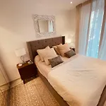 Renting - Paganini - Spacious - 2 Bedrooms - King Bed - Bathtub - Heart Of דירה ניס