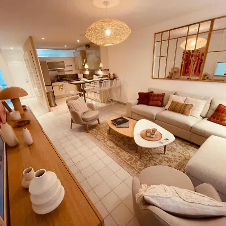 아파트 Renting - Paganini - Spacious - 2 Bedrooms - King Bed - Bathtub - Heart Of