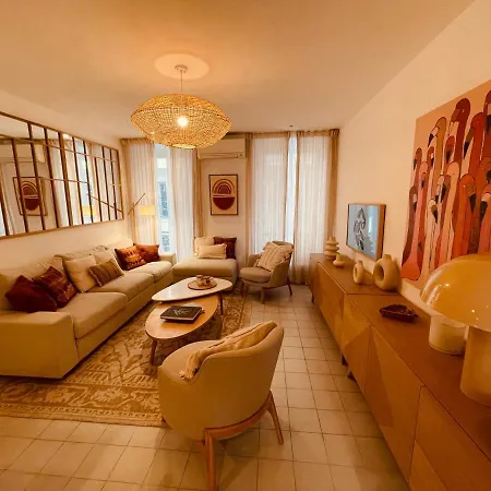 Renting - Paganini - Spacious - 2 Bedrooms - King Bed - Bathtub - Heart Of 아파트
