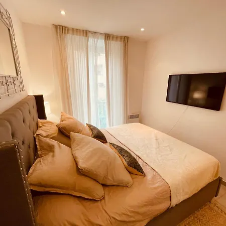 Renting - Paganini - Spacious - 2 Bedrooms - King Bed - Bathtub - Heart Of 아파트 니스