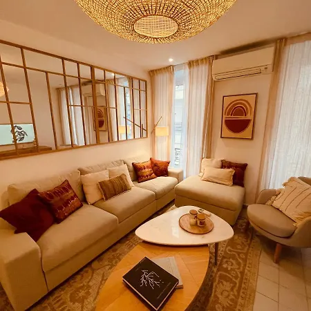 Renting - Paganini - Spacious - 2 Bedrooms - King Bed - Bathtub - Heart Of 아파트 *