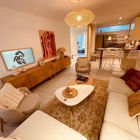 Διαμέρισμα Renting - Paganini - Spacious - 2 Bedrooms - King Bed - Bathtub - Heart Of Νίκαια